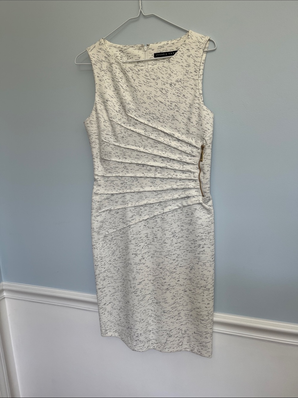Tahari ASL Cream Sheath Dress with Gold Zip and Gray Speckle